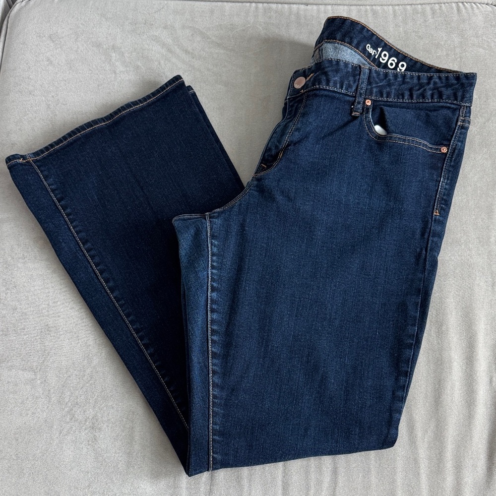 GAP Women's Curvy Indigo Mid Rise Flare Leg Jeans